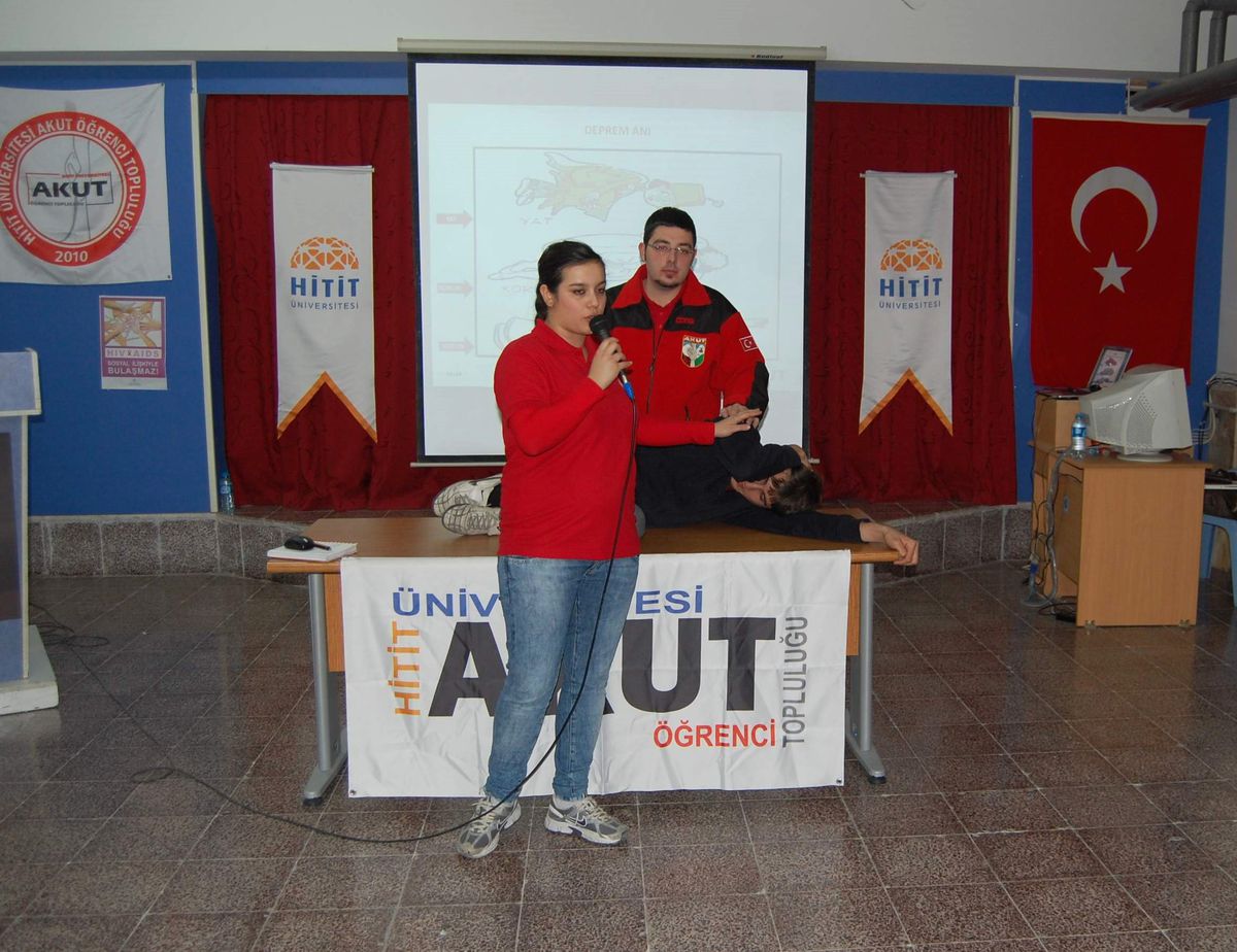 Hitit Üniversitesi Akut Topluluğu\'ndan "Deprem" Semineri