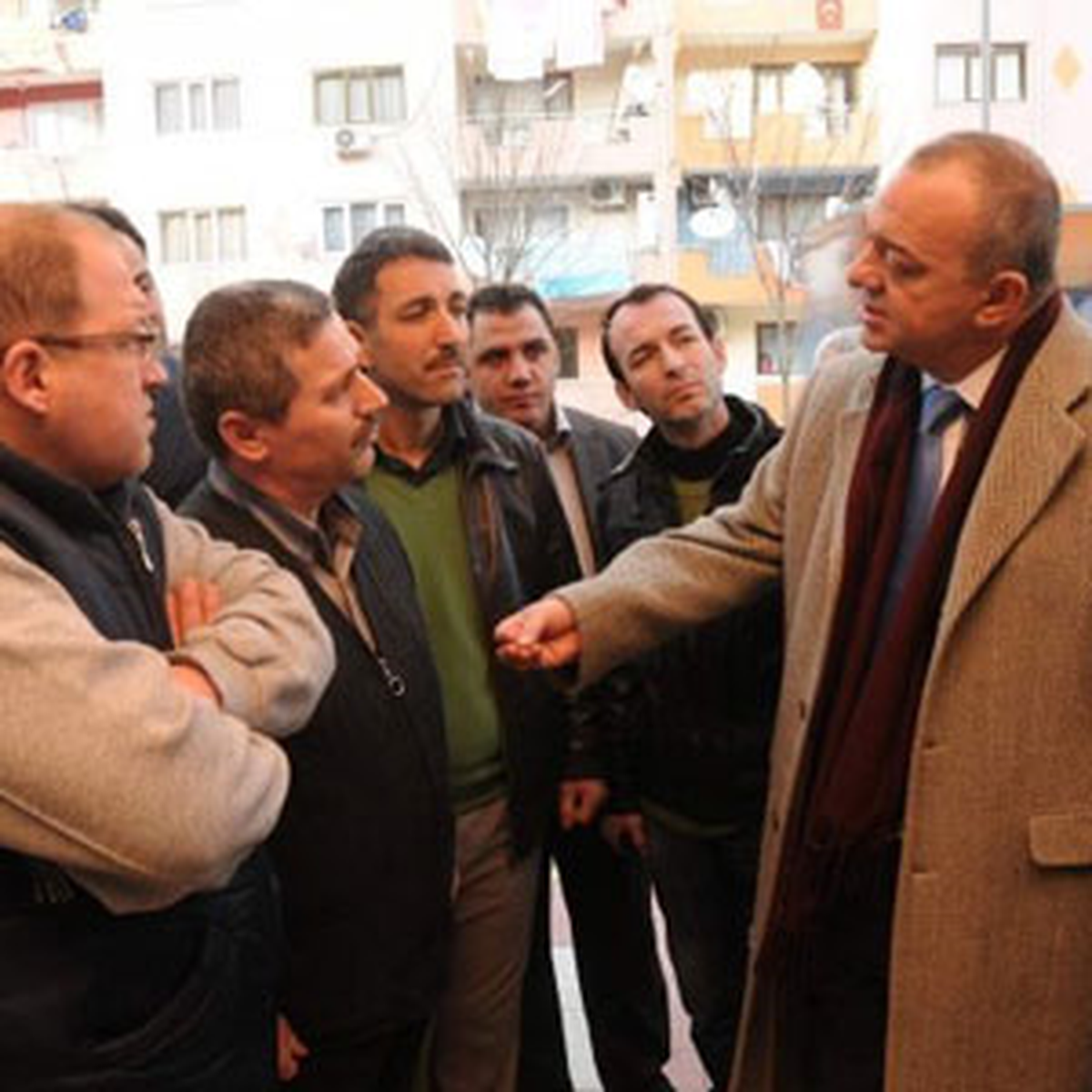 İşyerlerinin Cephelerine Standart Geliyor