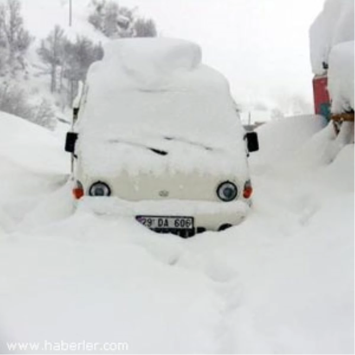 Kar Köy Yollarını Kapattı