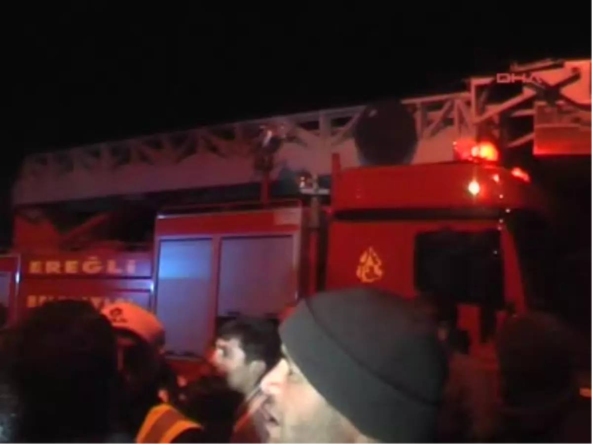 Konya Ereğli2tır, İş Makinasına Çarptı: 2 Yaralı