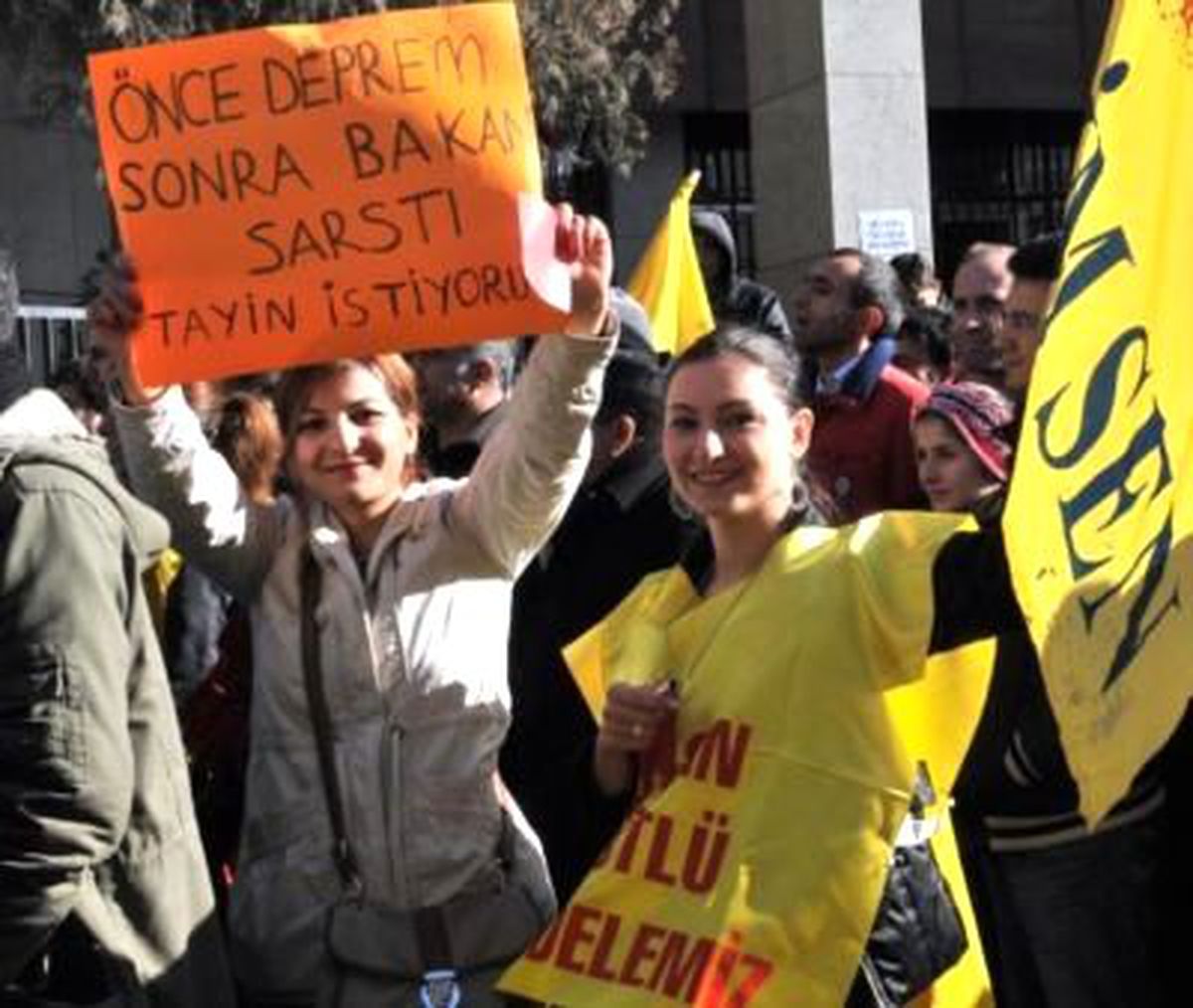 Öğretmenlerden \'Düdüklü\' Eylem