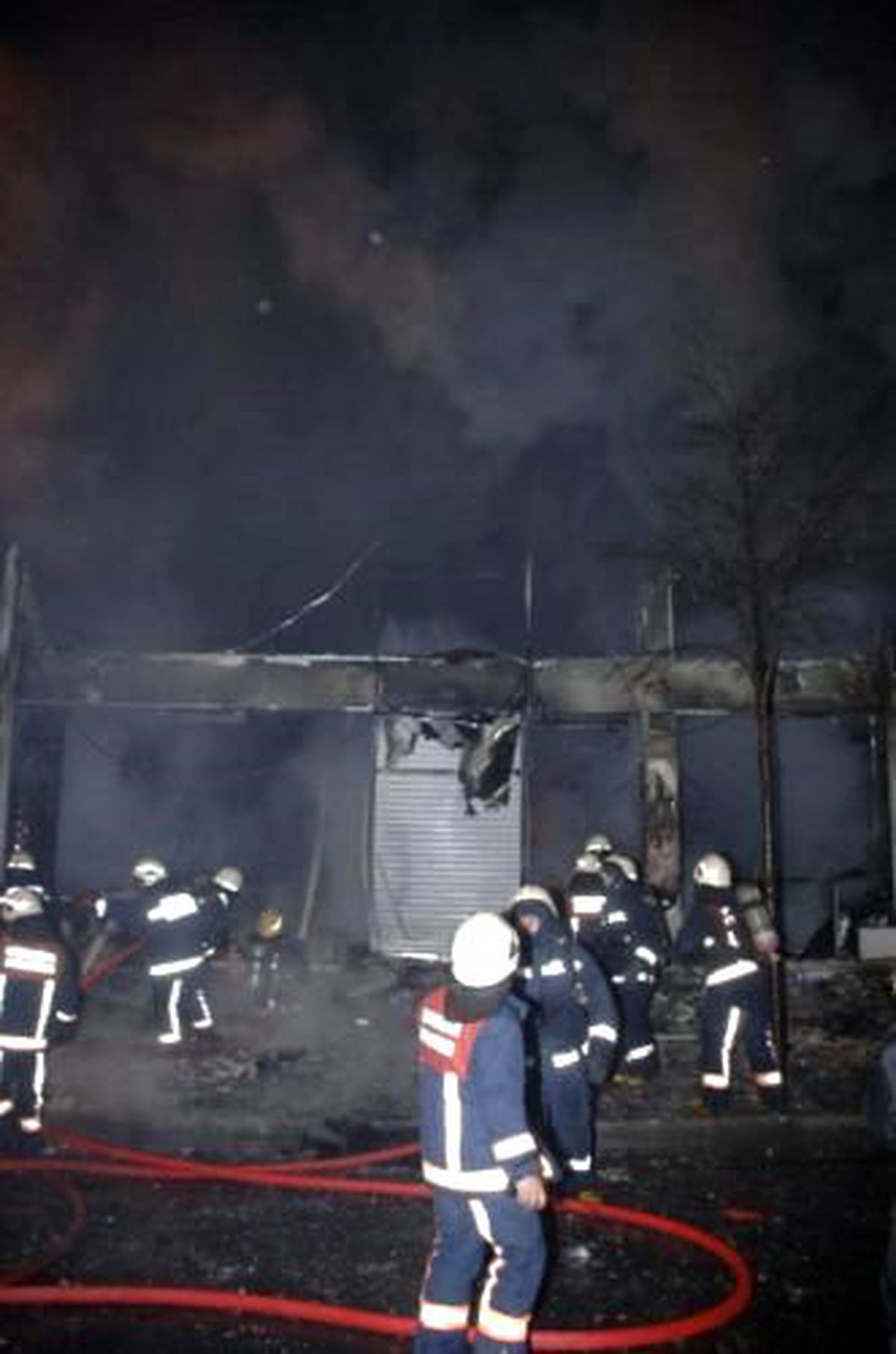 Parfüm Şişeleri Bomba Gibi Patladı