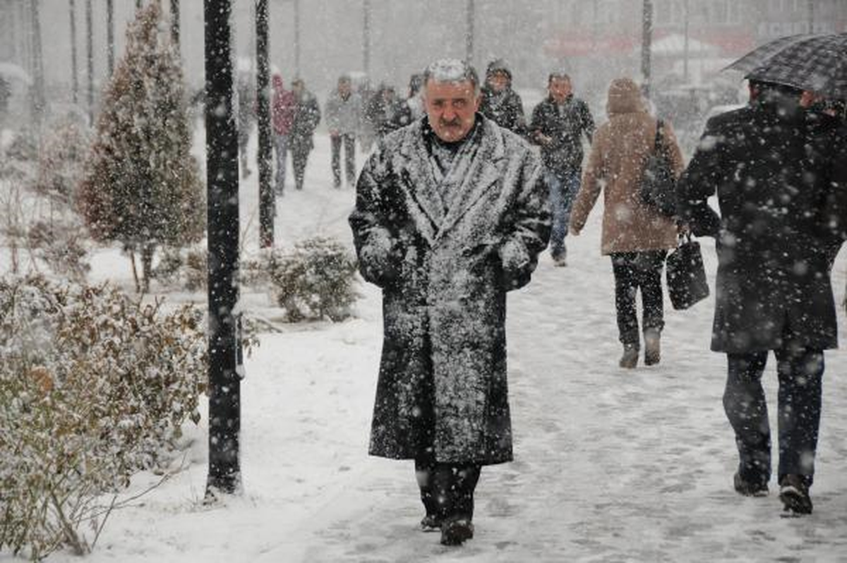 Sivas\'ta Kar Yağışı Etkkili Oldu
