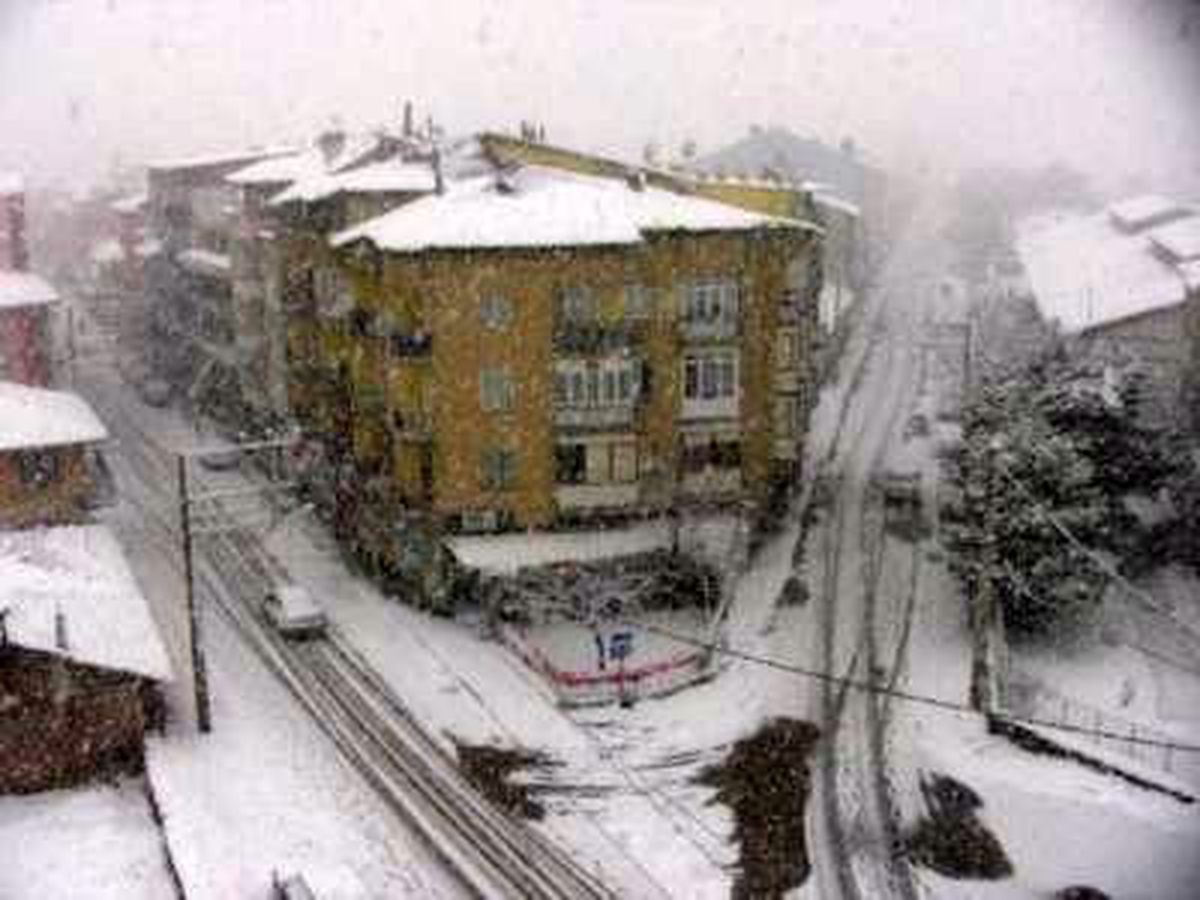 Uşak\'ta Yoğun Kar Yağışı Başladı