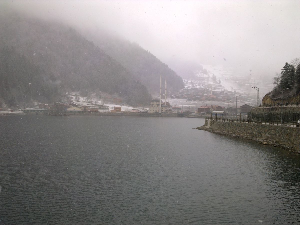 Uzungöl\'de Kar Yağışı