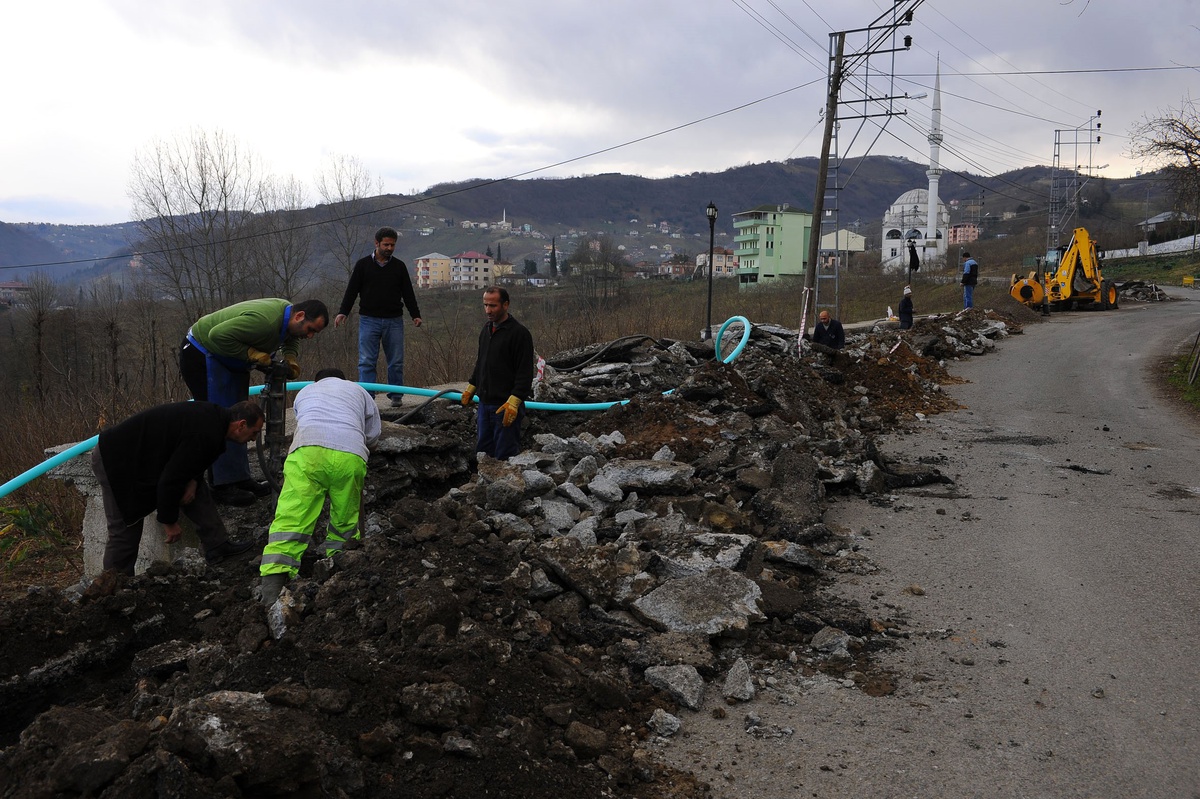 Yeşilova Mahallesinin Su Sorunu Çözüldü