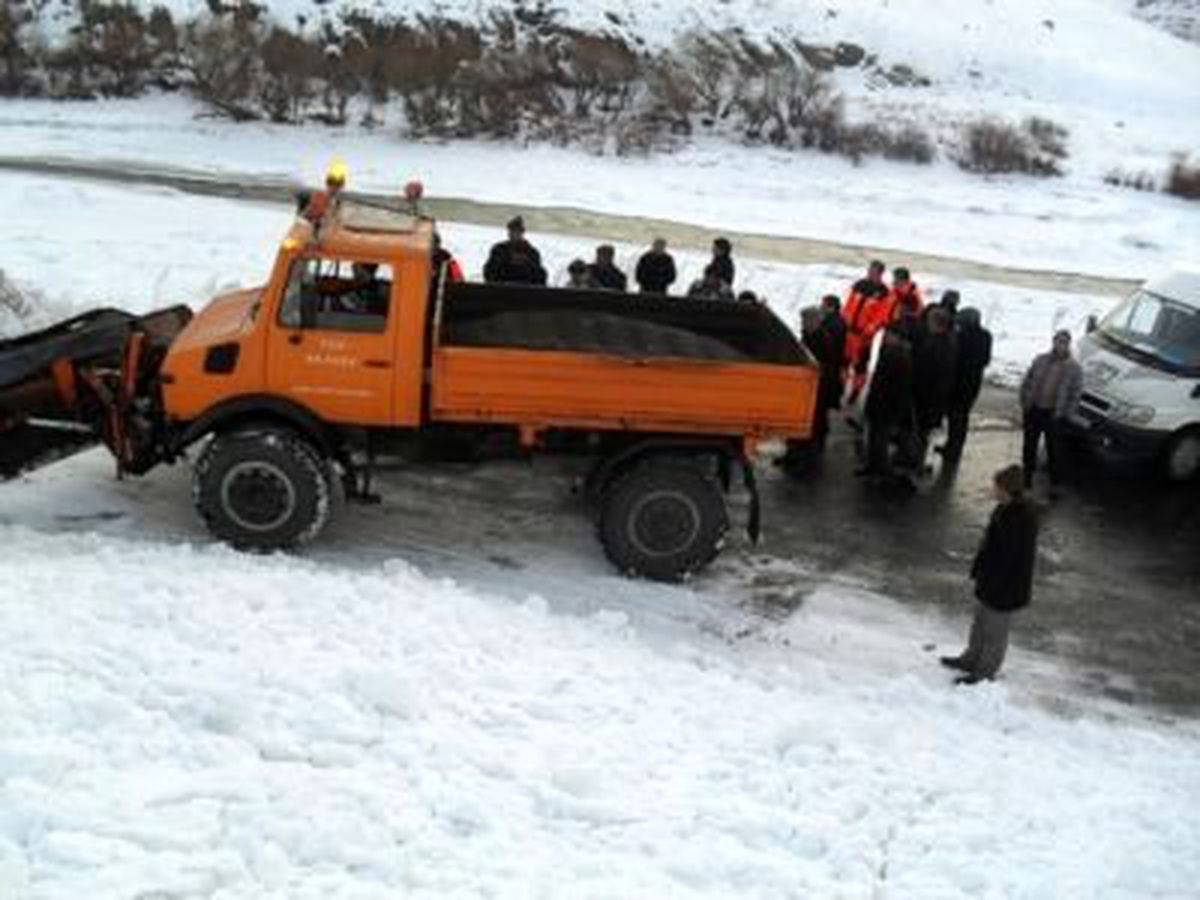 Ağrı-Van Karayoluna Çığ Düştü