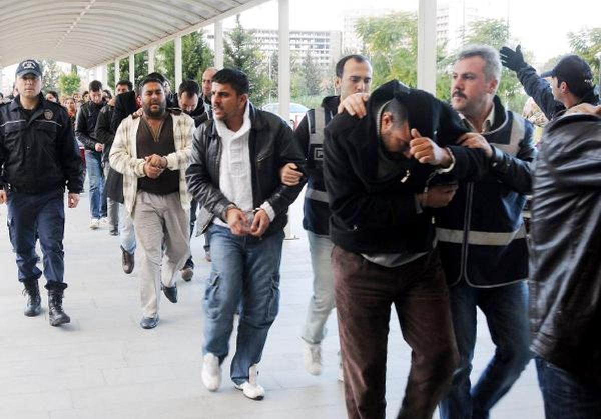 Antalya\'da Uyuşturucu Operasyonu; 21 Gözaltı