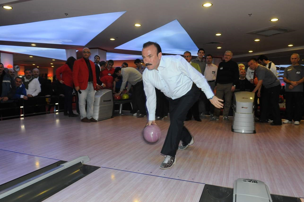 Belediyeciler, Bowling Turnuvası\'nda Stres Attı