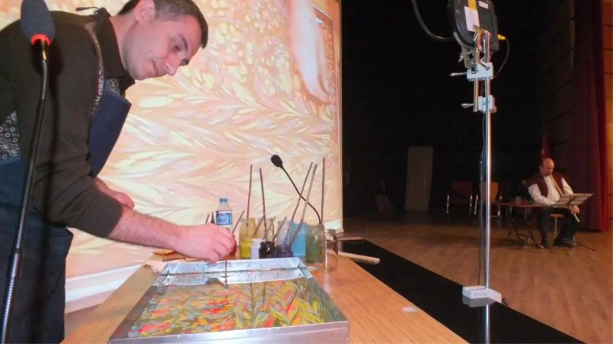 Bilişim Seminerinde Ebru Gösterisi Yapıldı