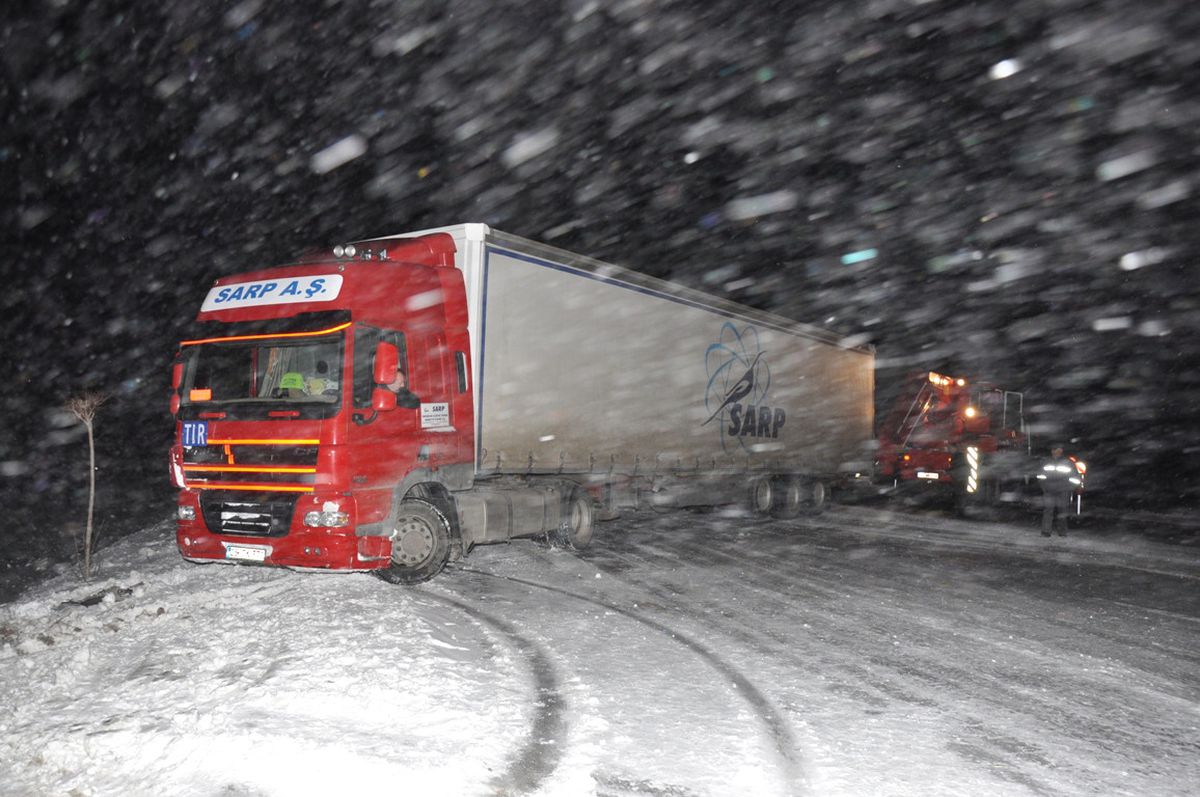 Bitlis\'te Zincirleme Trafik Kazası