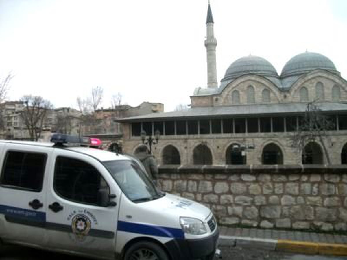 Camide "Şüpheli Kadın" Alarmı