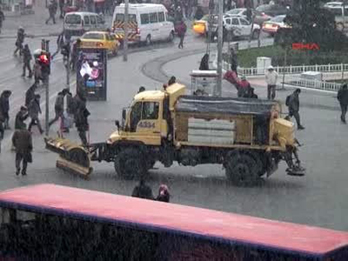 İstanbul\'da Kar Yağışı