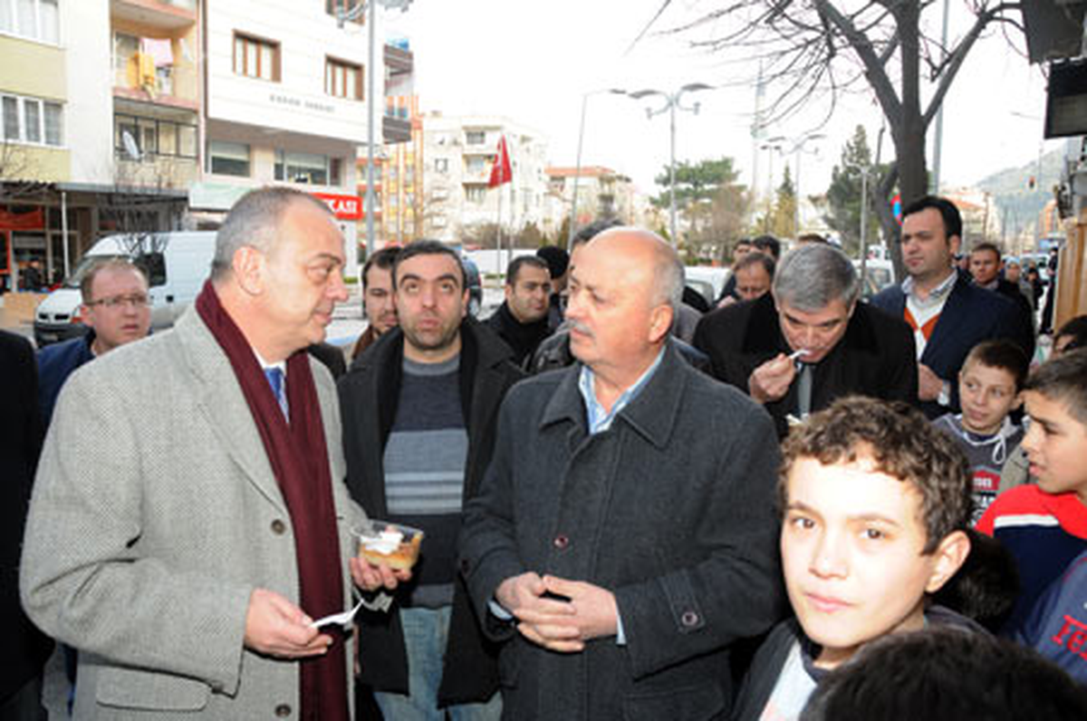 İşyerlerinin Cephelerine Standart Geliyor