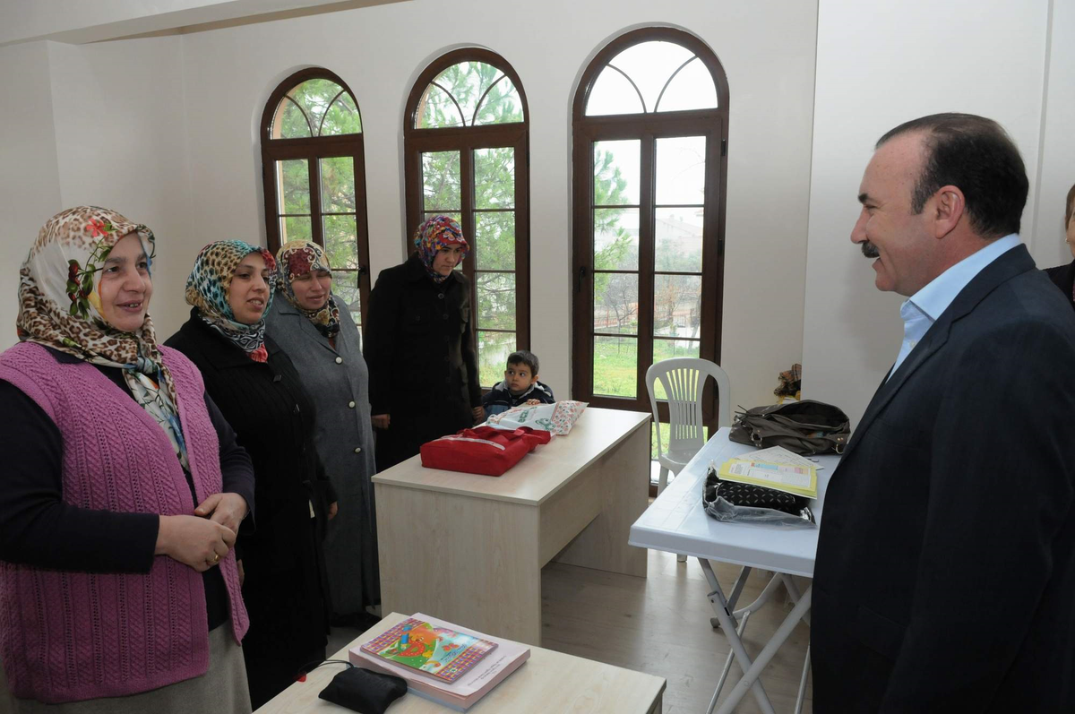 İz-Mek Merkezlerinde Kitap Okuma Saati