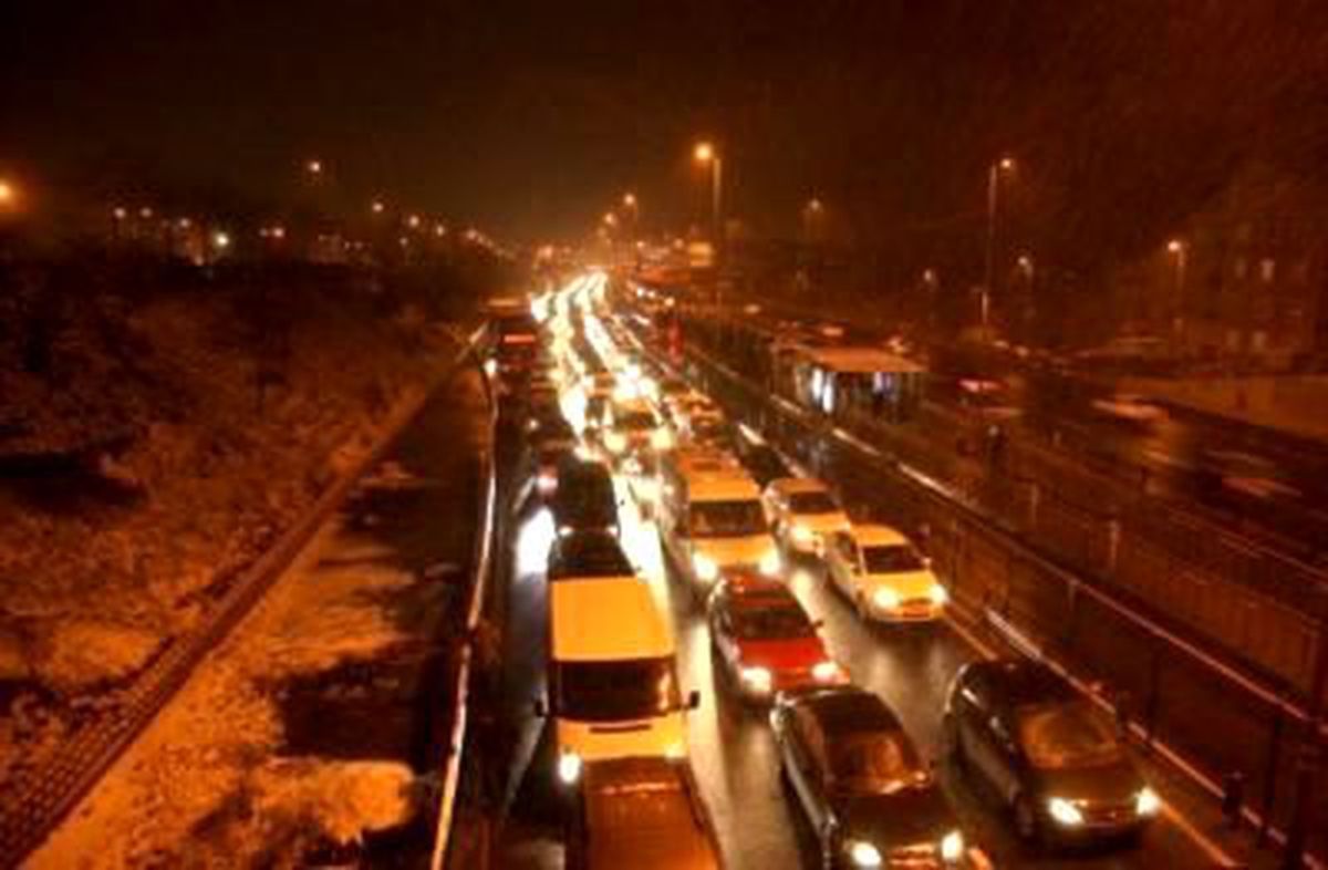 Kar Trafiği Saatlerce Sürdü