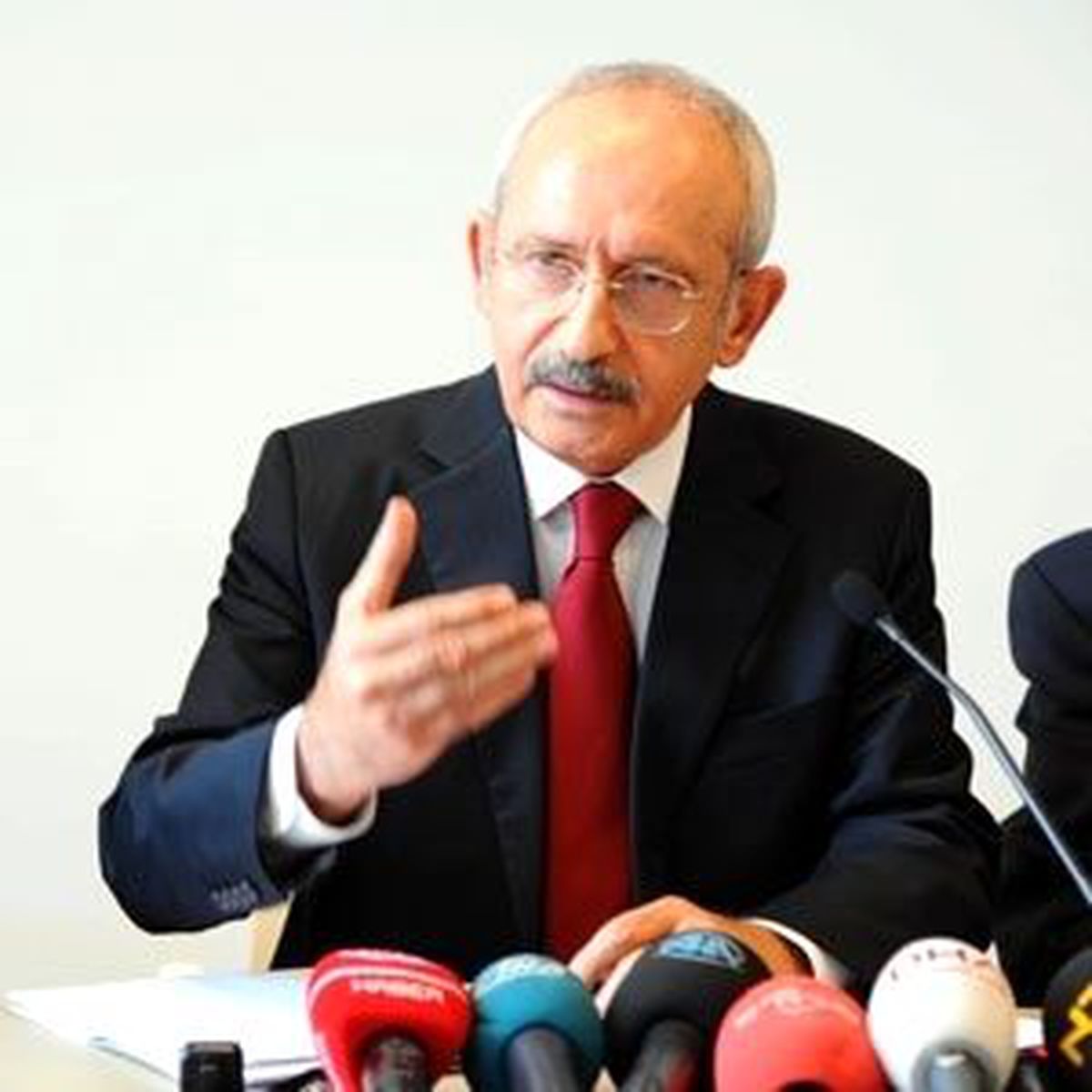 Kılıçdaroğlu: Türkiye\'nin Birlik Sembolleri Tehlike Altındadır