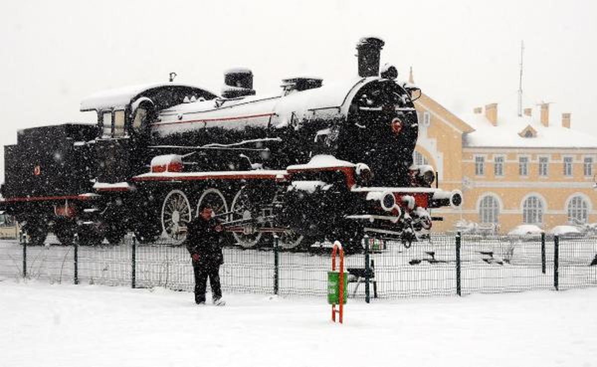 Kırşehir'in Çiçekdağı İlçesi'nde Okullar Tatil (2)