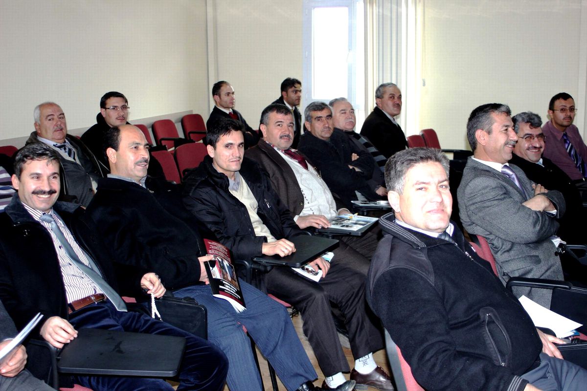 Kızılay\'dan Sarıgöl\'de Anlamlı Seminer