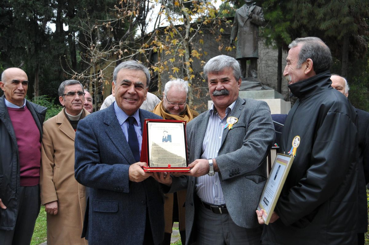 Nazım Hikmet Ödülü Başkan Kocaoğlu'na Verildi