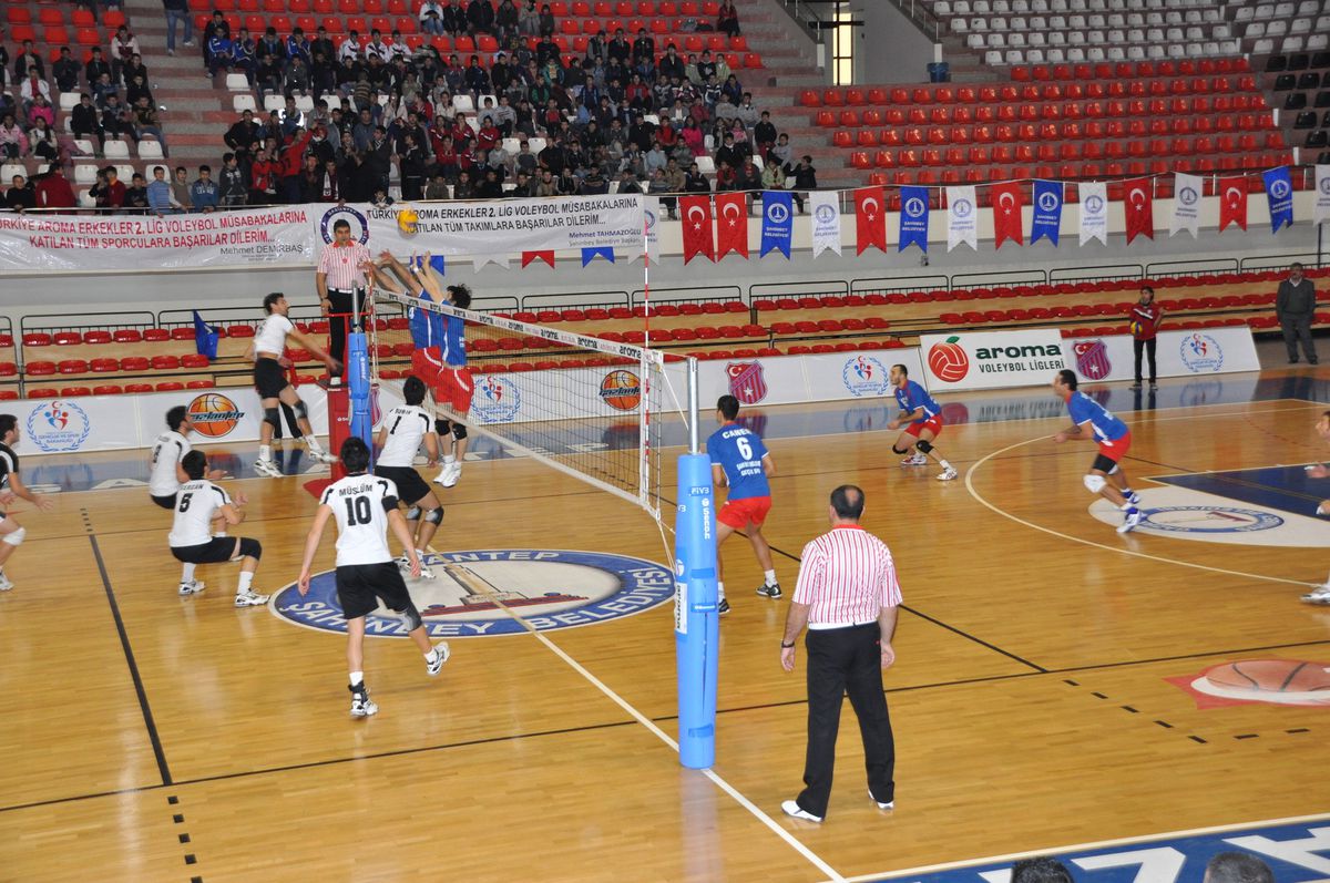 Şahinbey Belediye Voleybolda 3-2 Galip