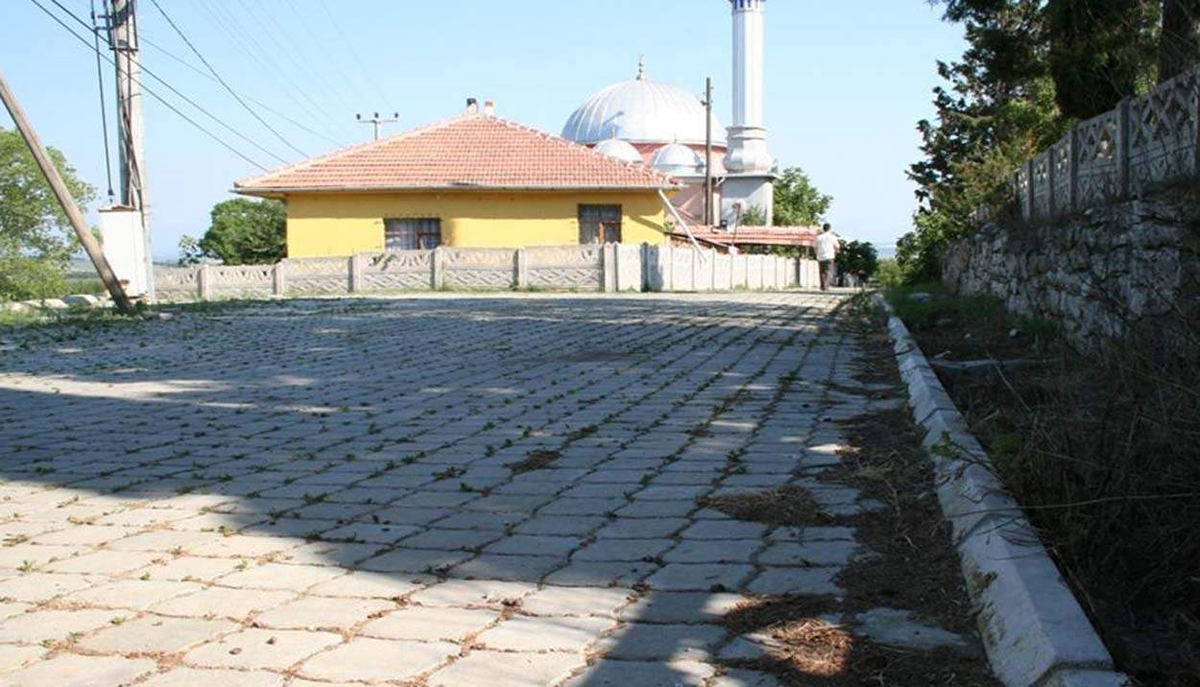 Sakarya İl Özel İdaresi Köylere 34 Bin Metrekare Kilitli Parke Döşedi