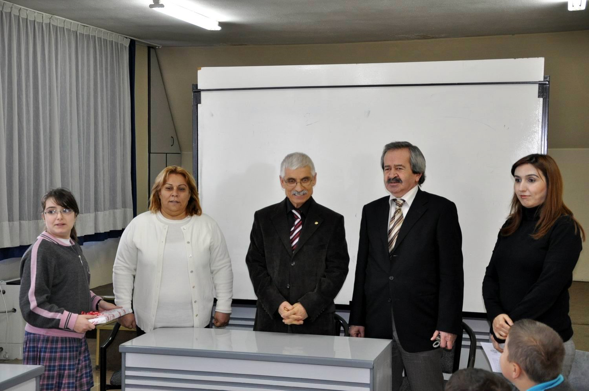 Salihli'de Bugüne Kadar 600 Bin Mavi Kapak Toplandı