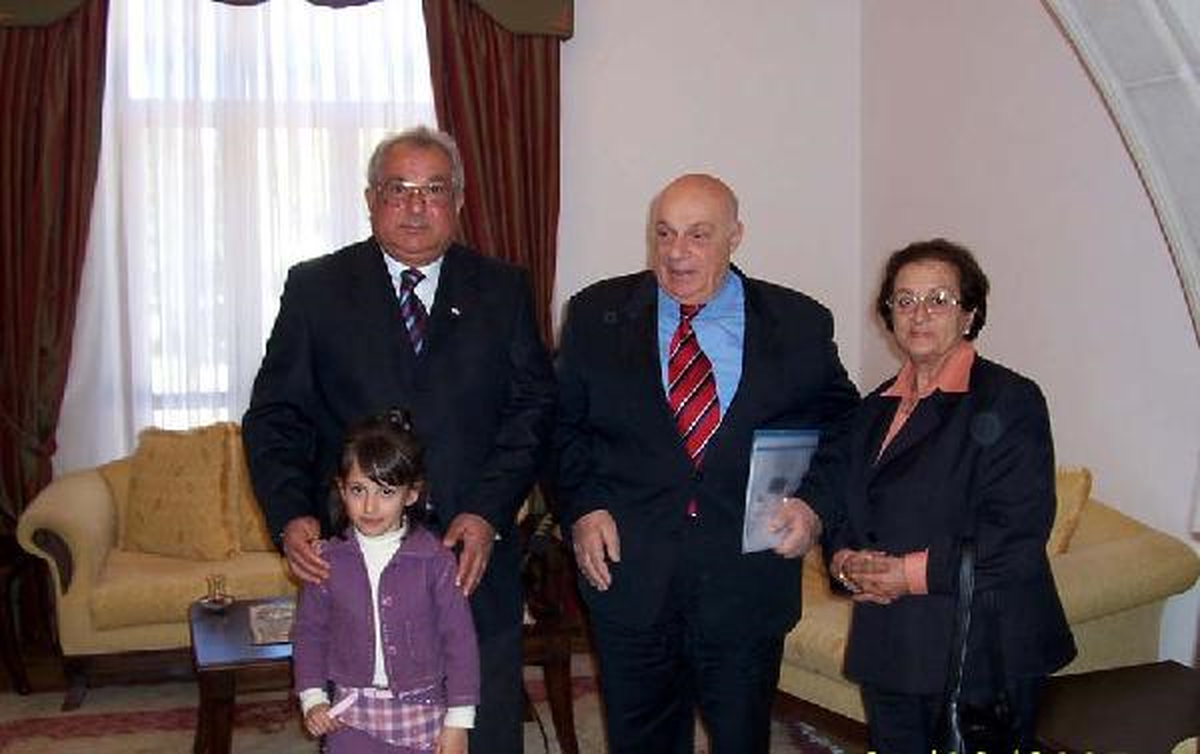 Silifke\'deki Dernekten, Onursal Başkanları Denktaş\'a Vefa