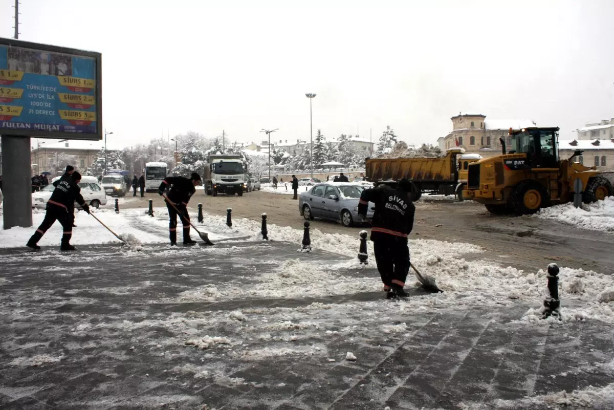 Sivas Belediyesi\'nin Karla Mücadelesi