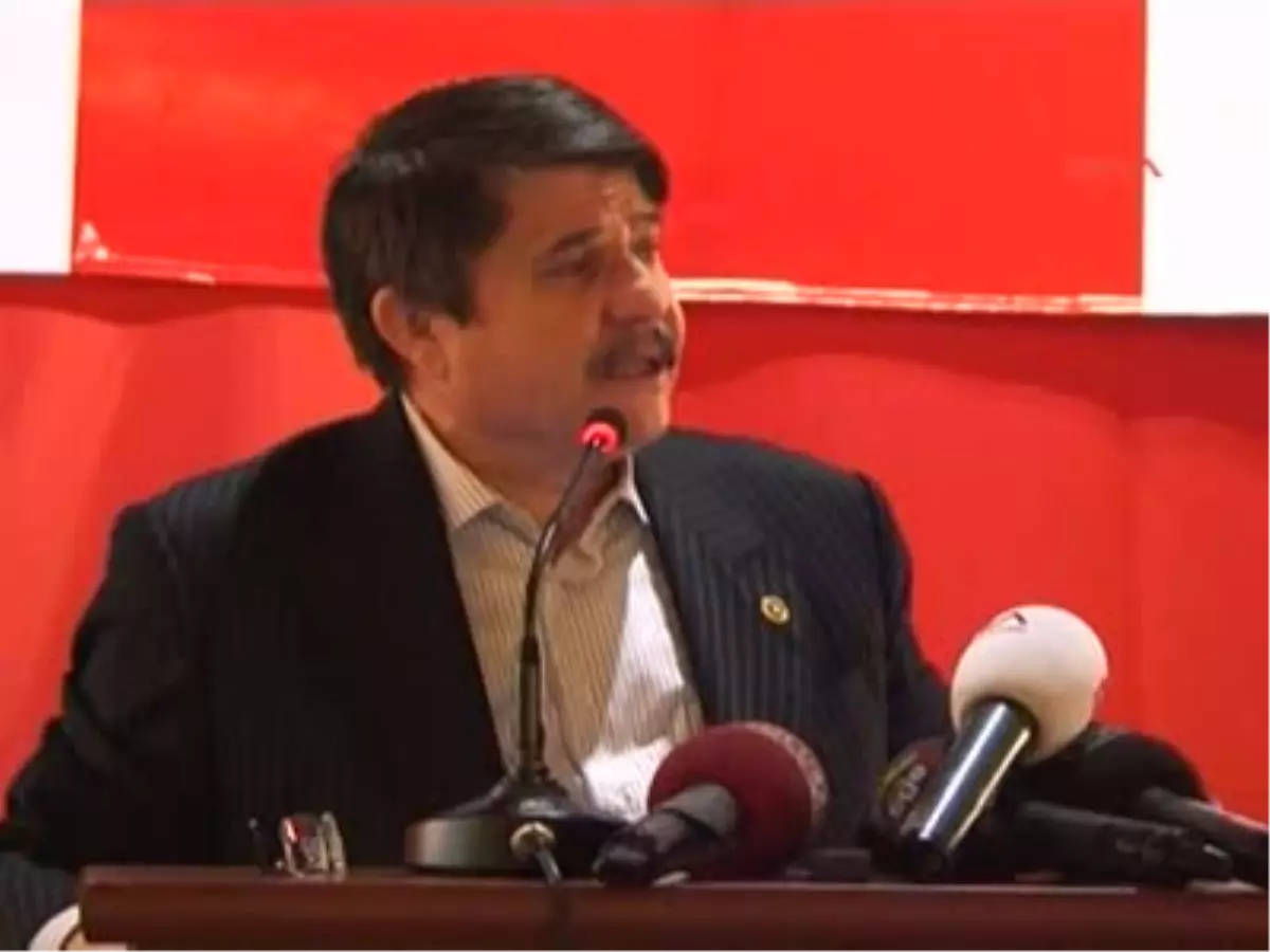 Tanrıverdi Konuşurken Muhtarlar Gerildi