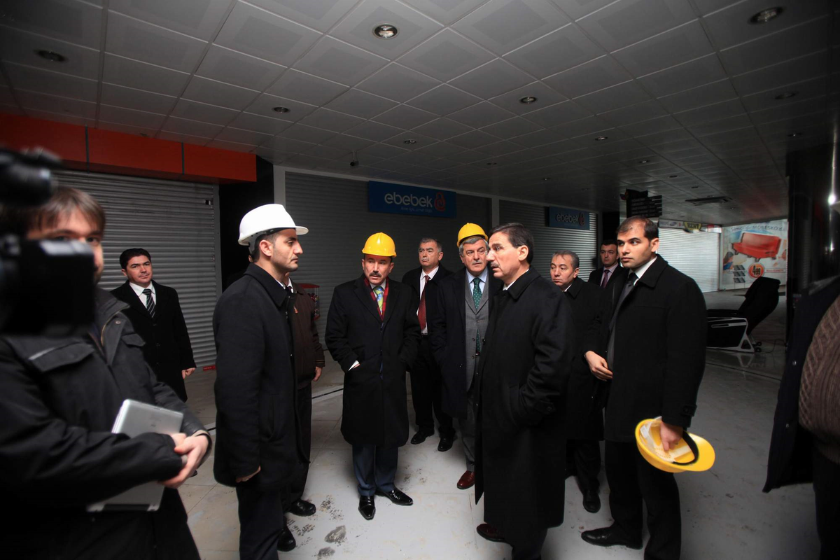Vali ve Belediye Başkanı, Yanan Avm\'yi İnceledi