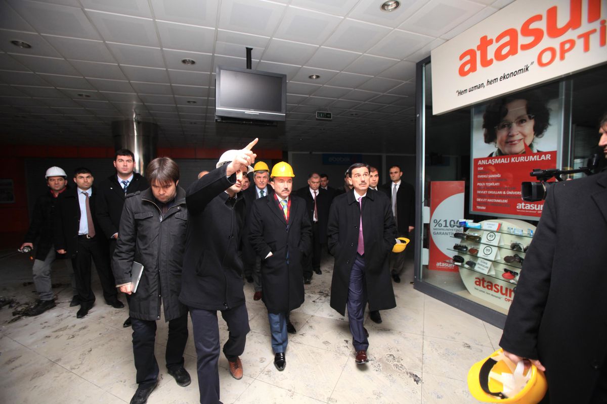 Yanan AVM\'de İnceleme Yaptılar