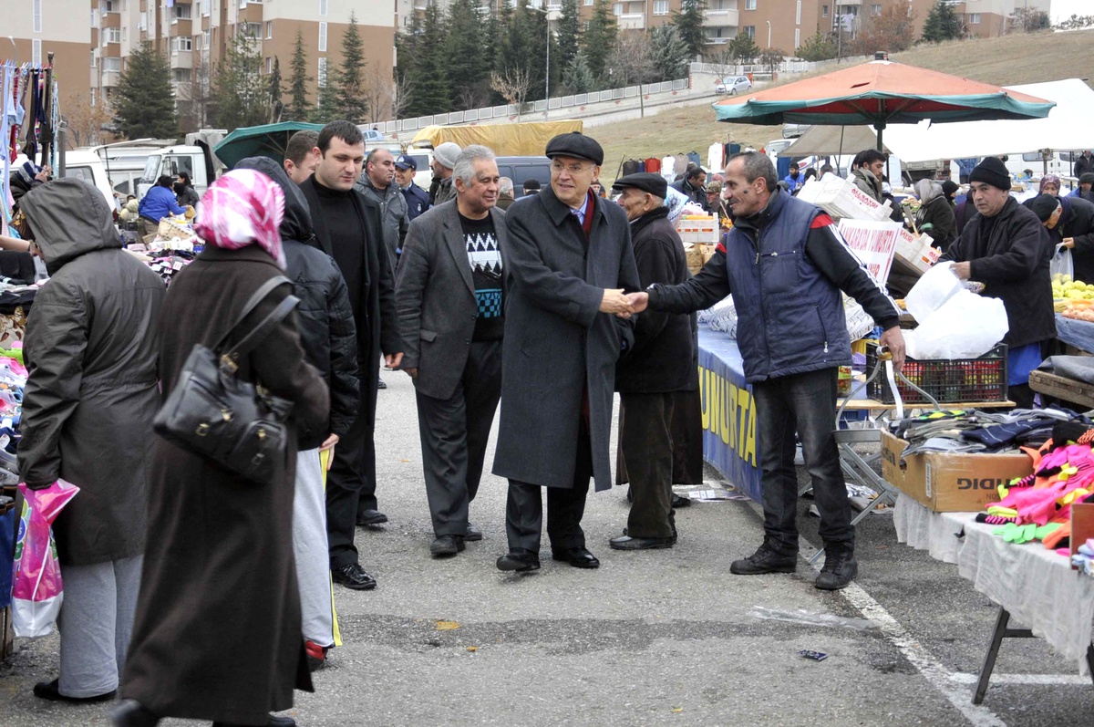 Yenimahalle Belediye Başkanı Yaşar Pazarları Denetledi