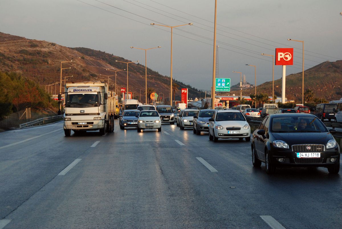 Yoldaki Buz Kaza Getirdi