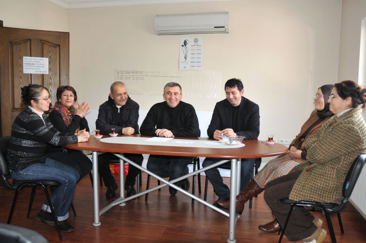 Akçakoca Kent Konseyinden Depremzedelere Kuaför Hizmeti