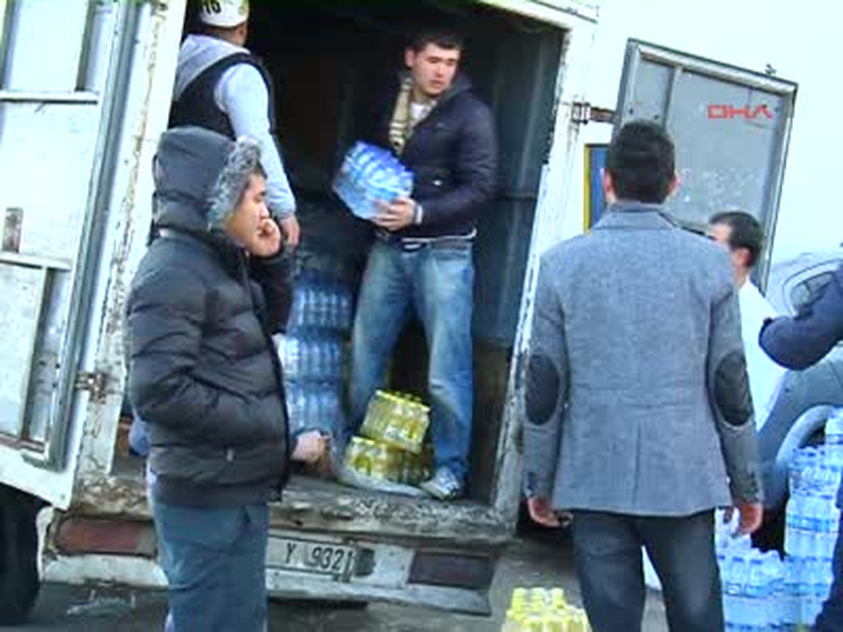 Ankaragücü Taraftarlarından Kulübe Erzak ve İçecek Yardımı