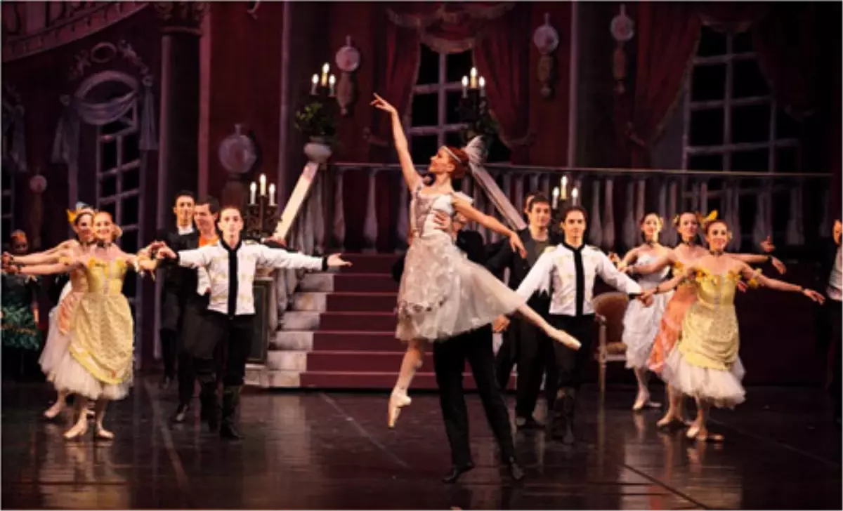 Anna Karenina'nın Hayatı Bale Sahnesinde