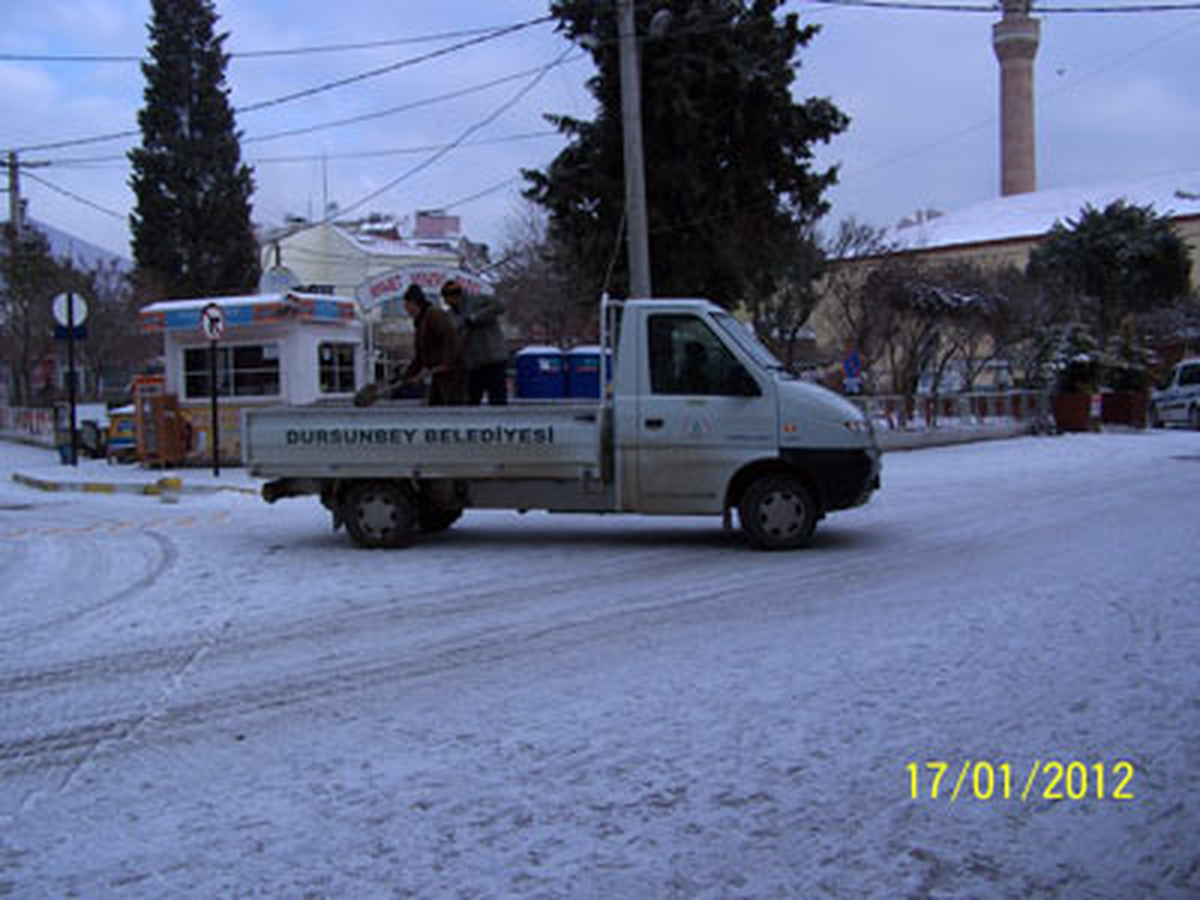 Belediyesi Kar Tuzlama Çalışması