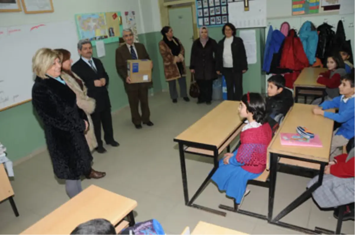 Bir Destek de Gediz İlköğretim Okulu\'na