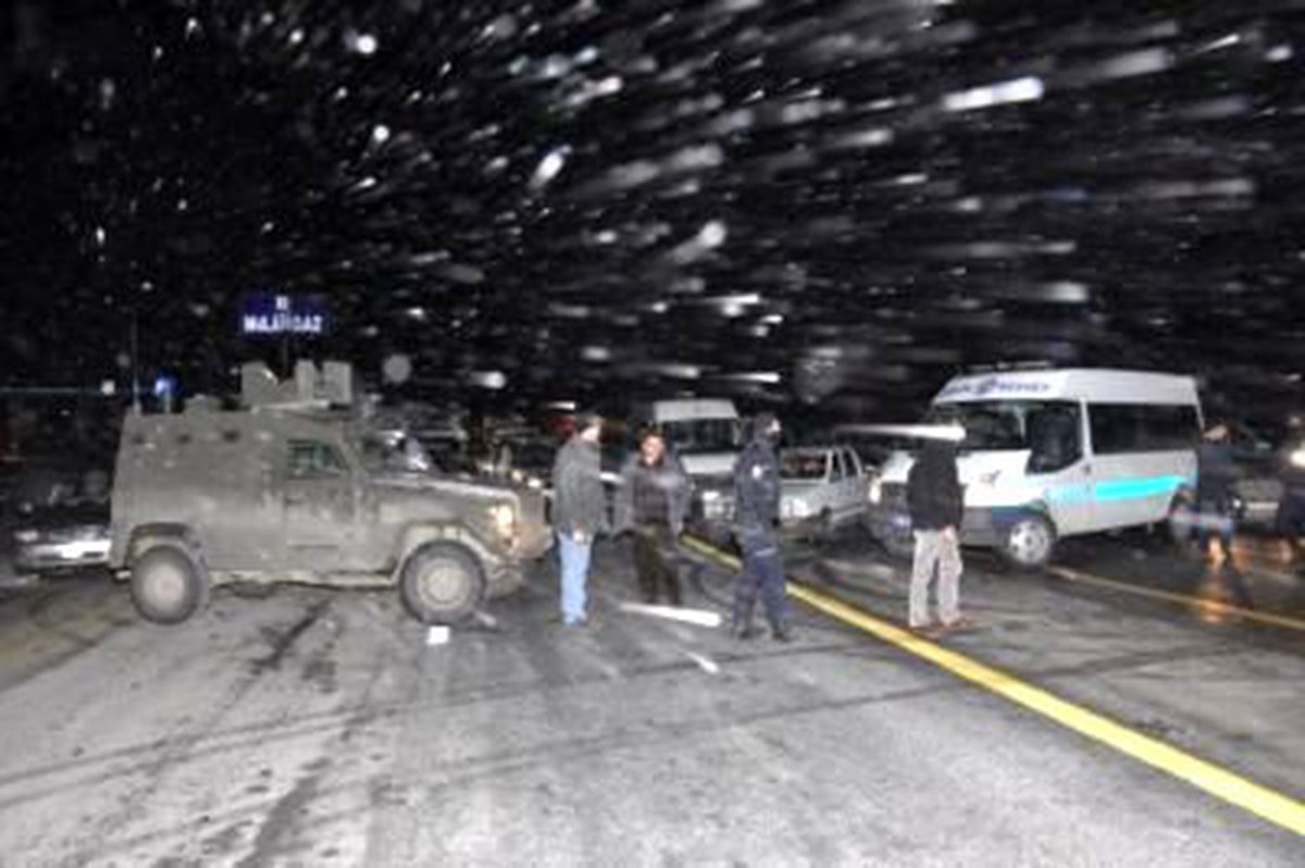Bitlis\'te Zincirleme Kaza