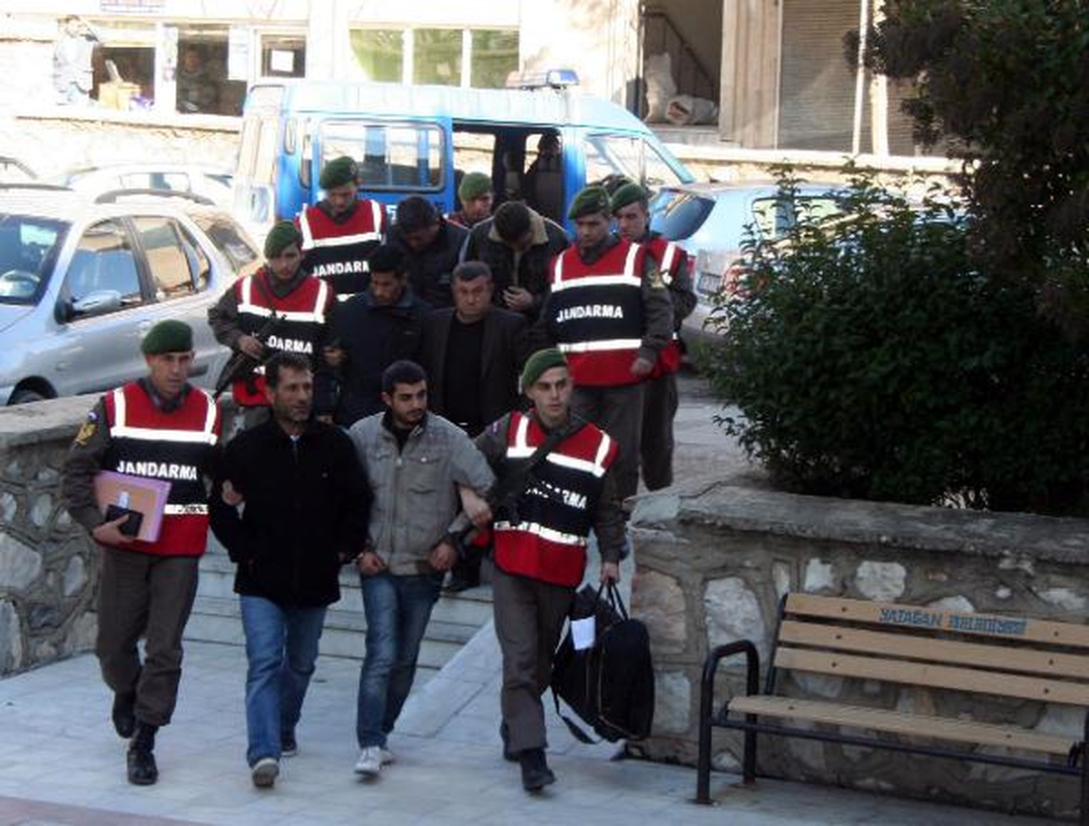 Define Paylaşımında Kavga Edince Kendilerini Ele Verdiler