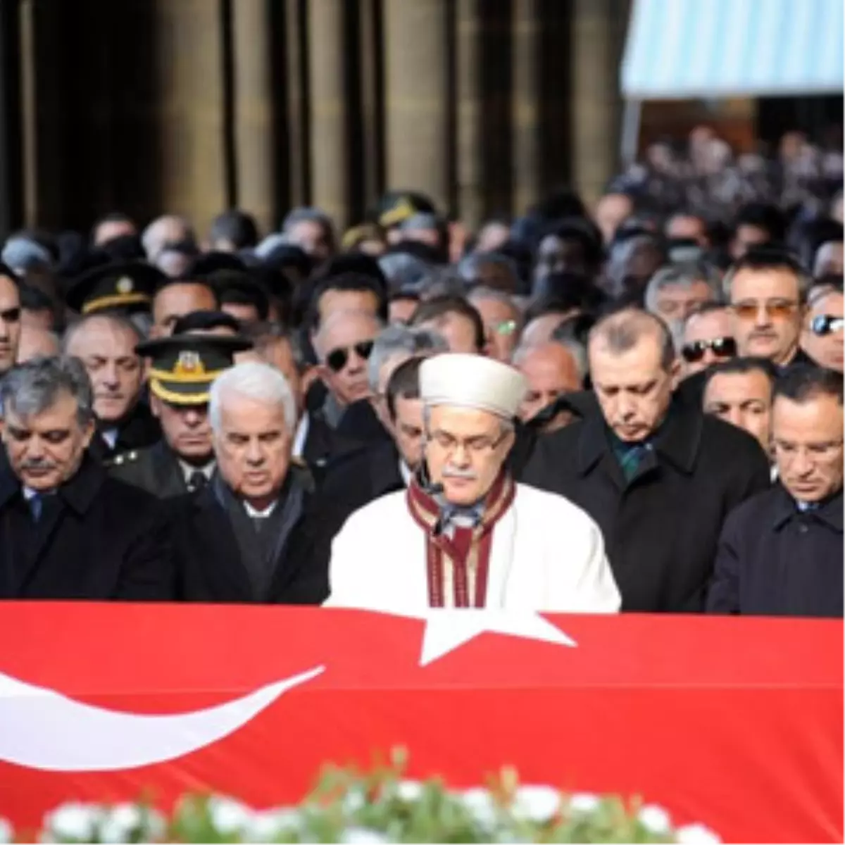 Denktaş İçin Cenaze Namazı Kılındı