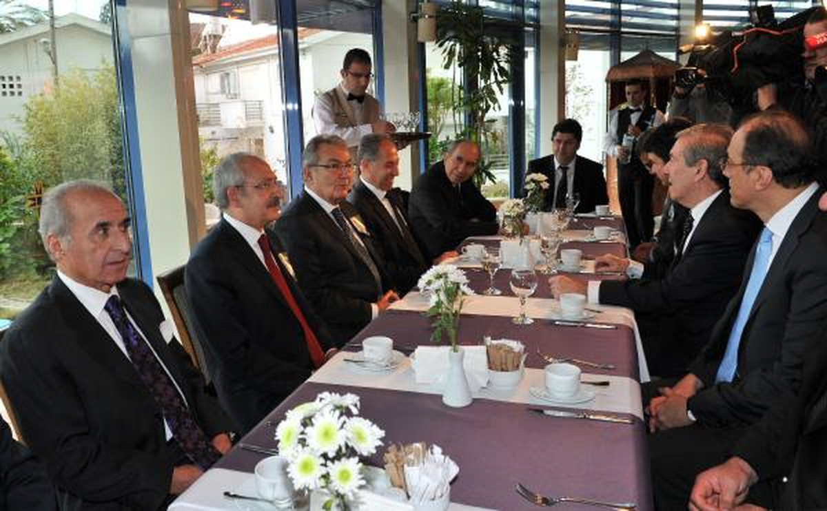 Denktaş İçin Cumhurbaşkanlığı Sarayı'nda Tören Hazırlığı