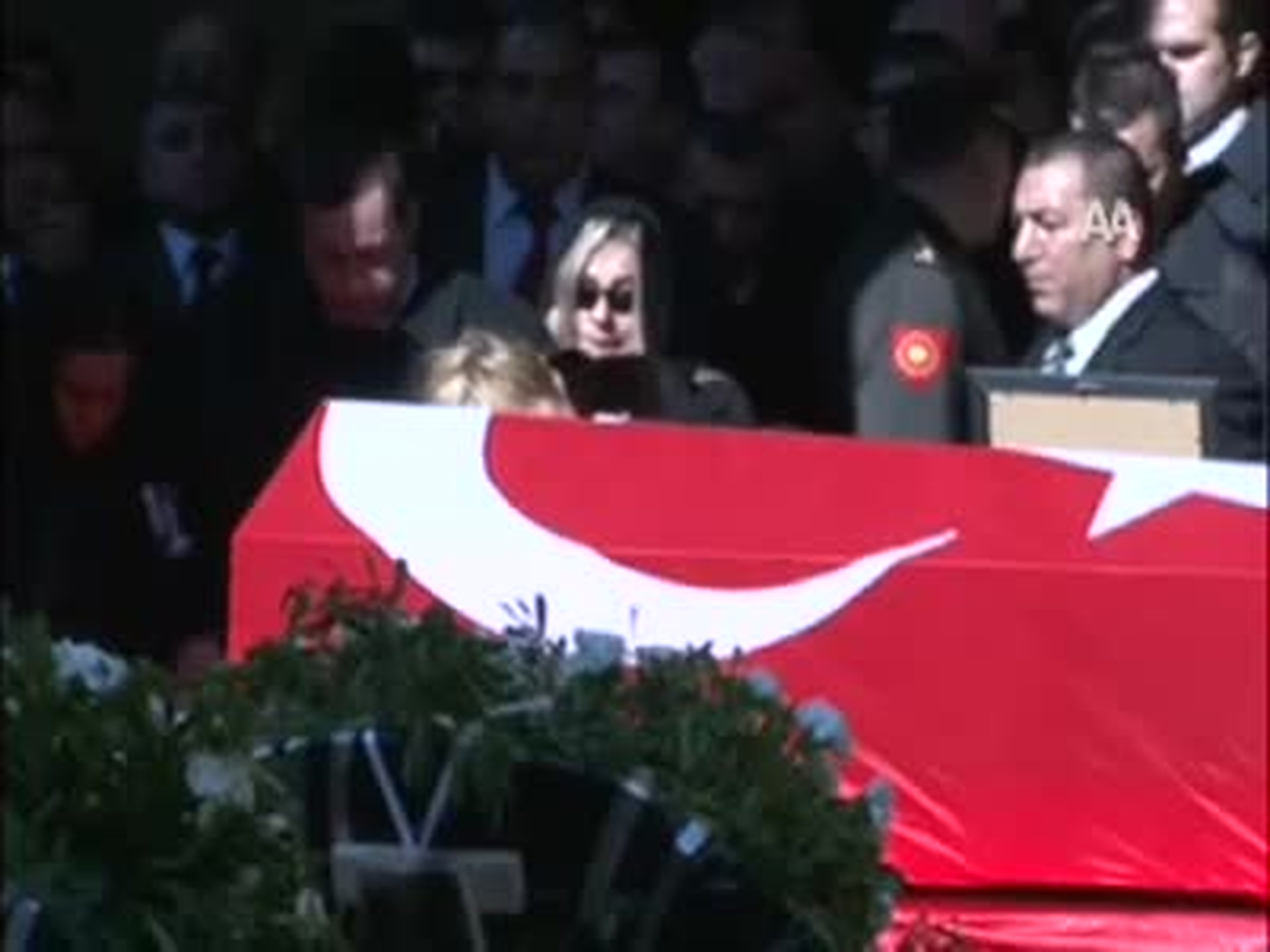 Denktaş\'ın Cenaze Namazı Kilindi
