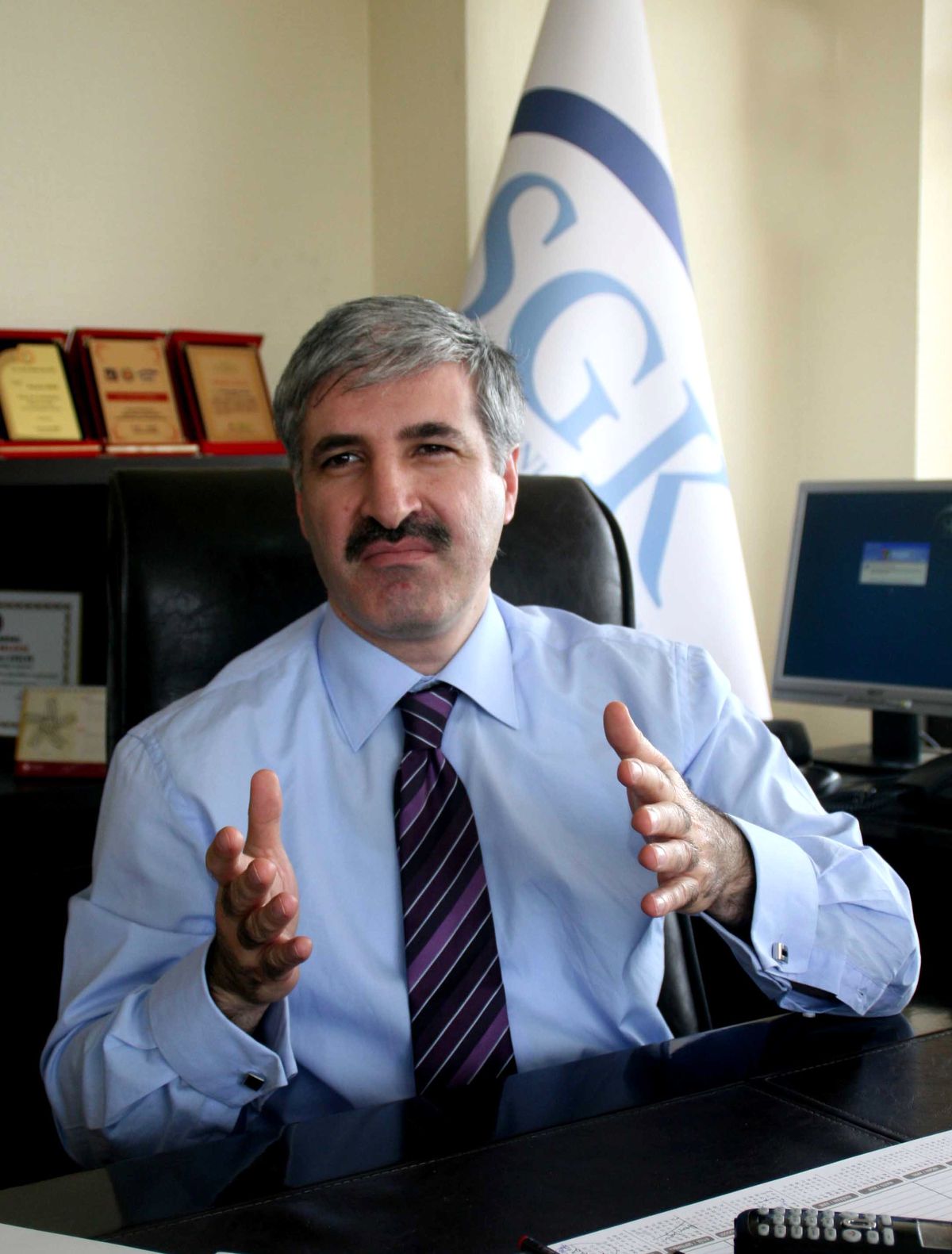 Gerçek: "Yeşil Kartlar\'ın Yüzde 50 İptal Olacak"
