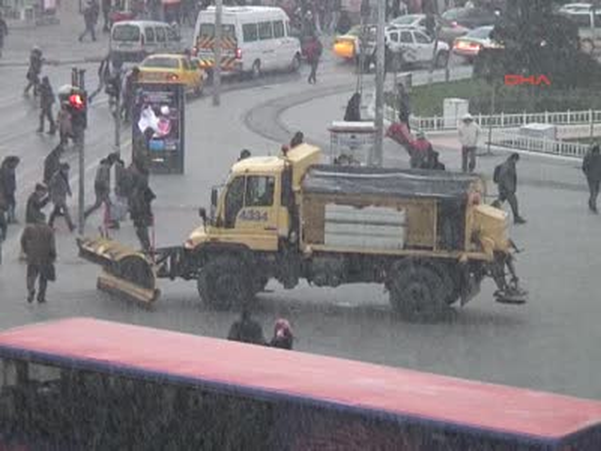 İstanbul\'da Kar Yağışı
