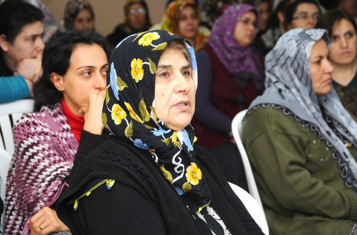 İzmirli Kadınlara Eşrefpaşa Desteği
