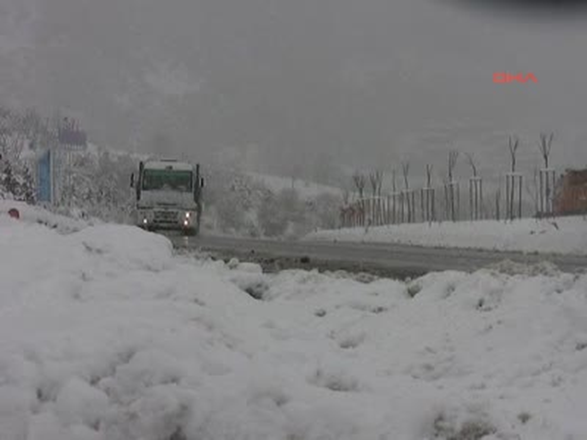 Kar Yalova\'da Etkili Oldu