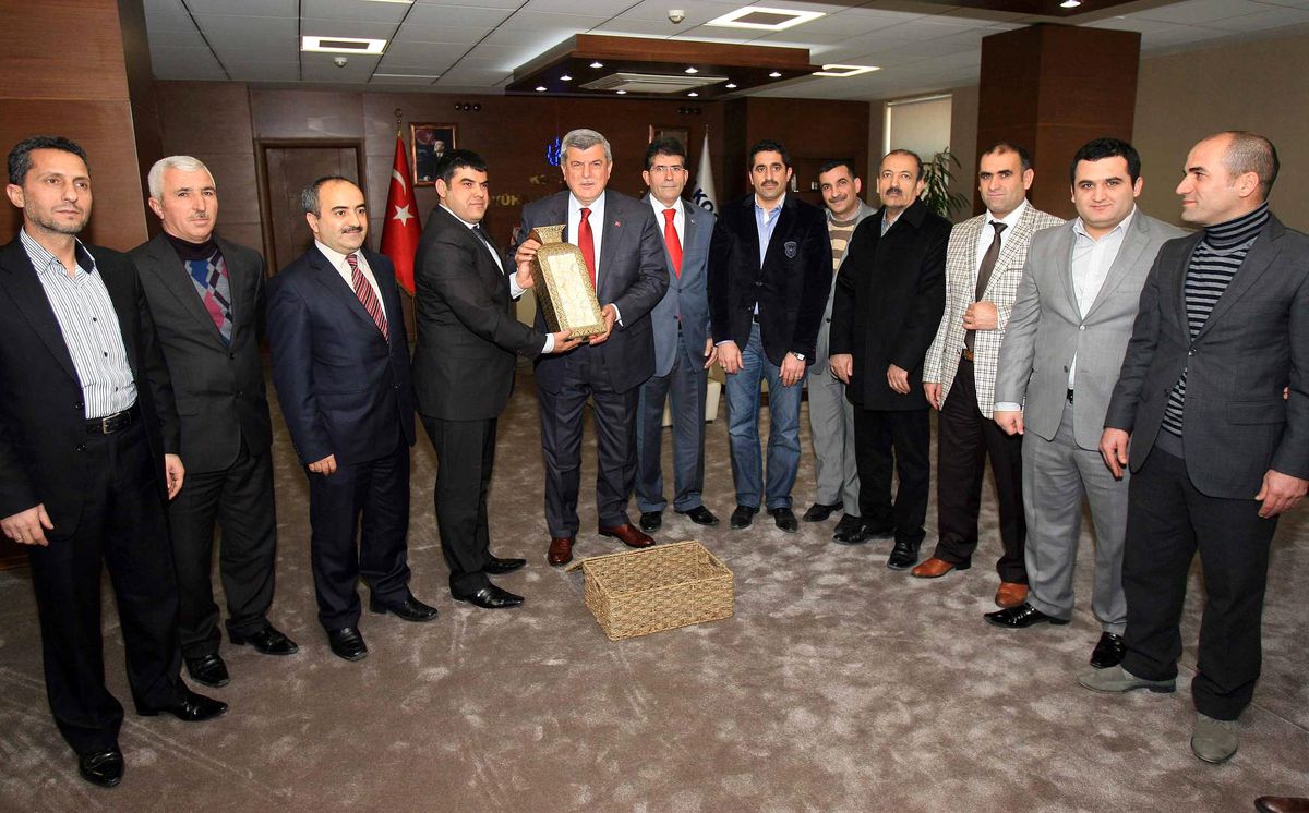 Karaosmanoğlu, Dilovası Ağrılılar Dernek Yönetimini Ağırladı