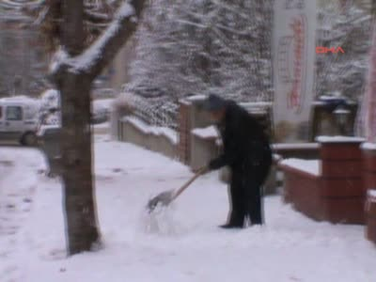 Orta Karadeniz\'de 481 Köyle Ulaşım Kesildi